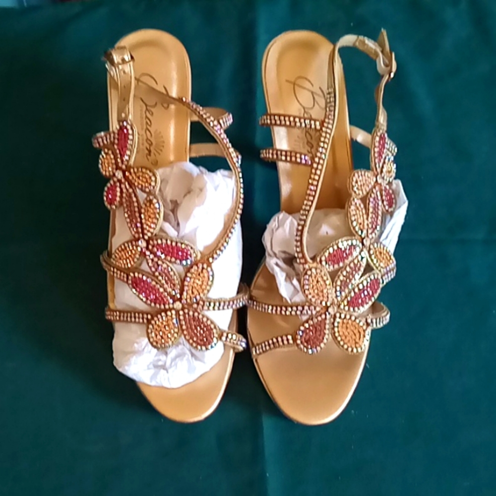 Without tag gold beacon 4 inch size 5½ heels